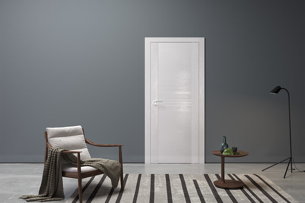 Белая дверь из натурального шпона